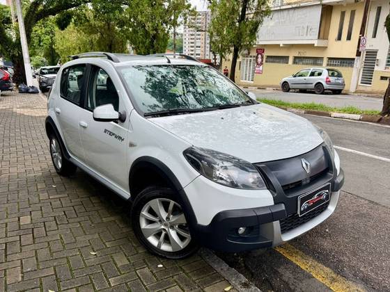 RENAULT SANDERO 1.6 STEPWAY 16V FLEX 4P AUTOMÁTICO